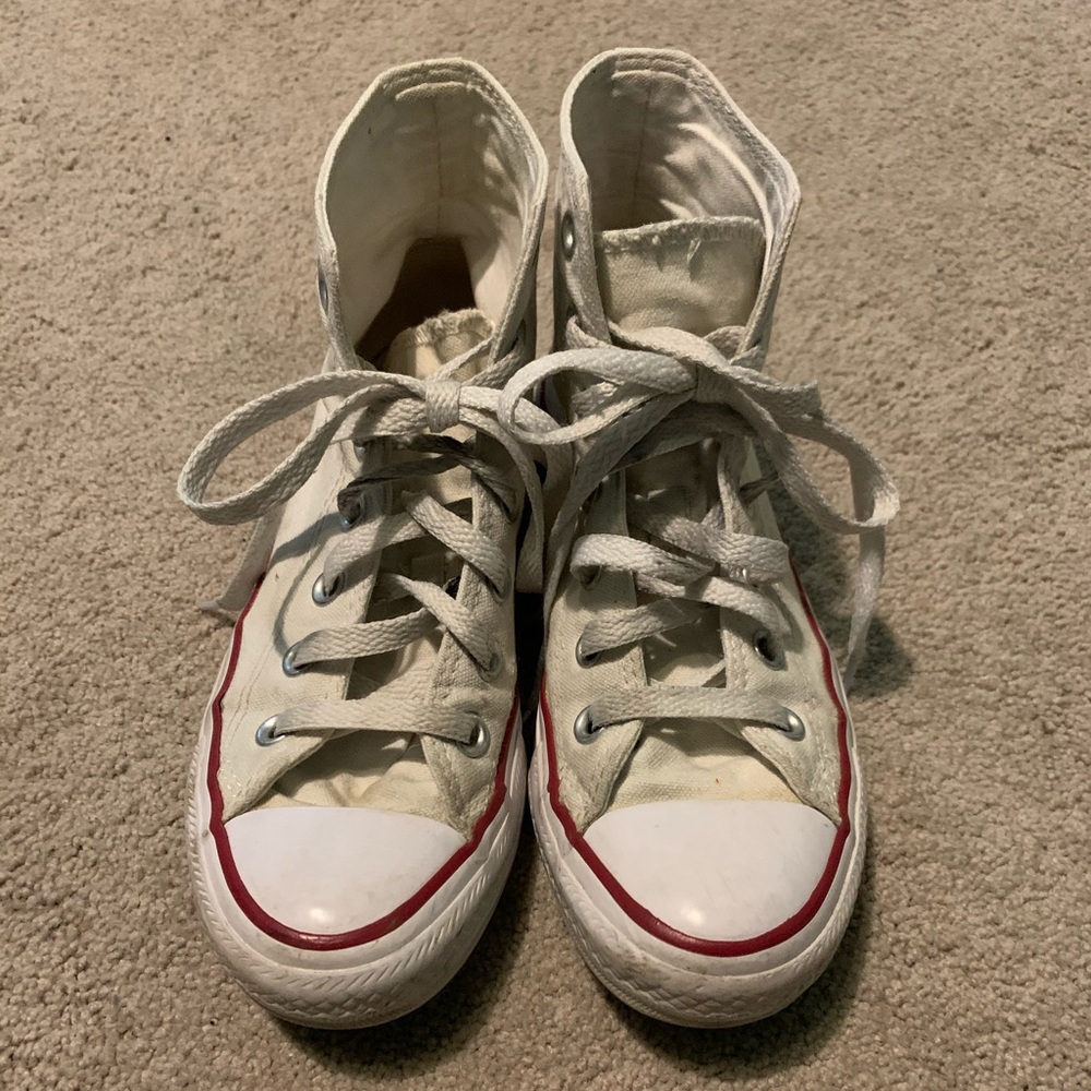 Women’s Converse Size 5.5